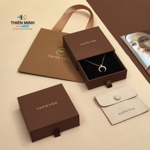 hop-dung-qua-cao-cap