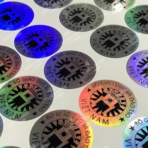 cach-in-tem-nhan-decal-tron-tiet-kiem-nhung-van-dep-va-ben