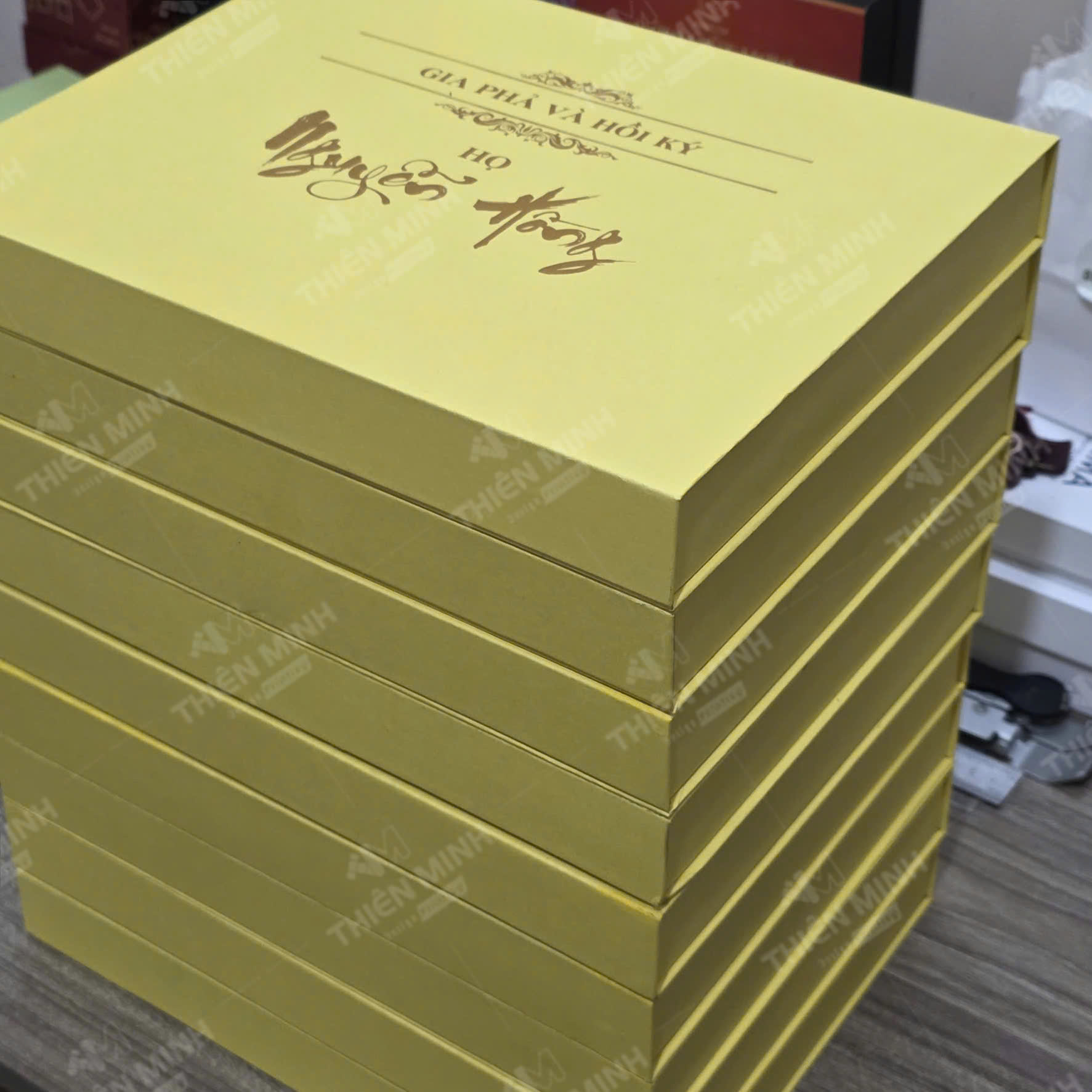 in hộp quà theo yêu cầu