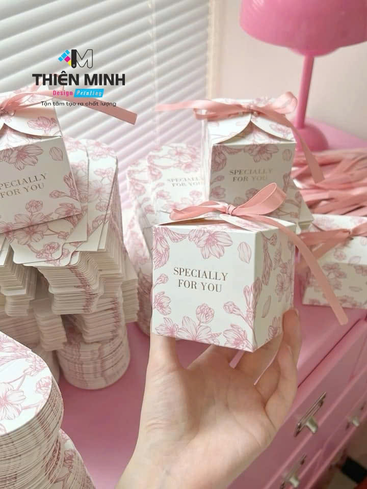 hộp giấy mỹ thuật