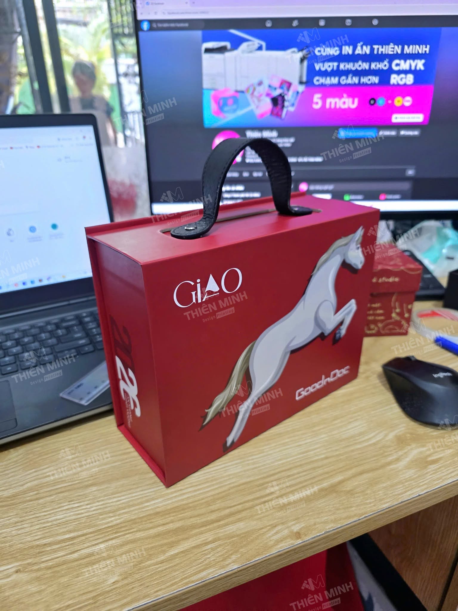 sản xuất hộp giấy theo yêu cầu