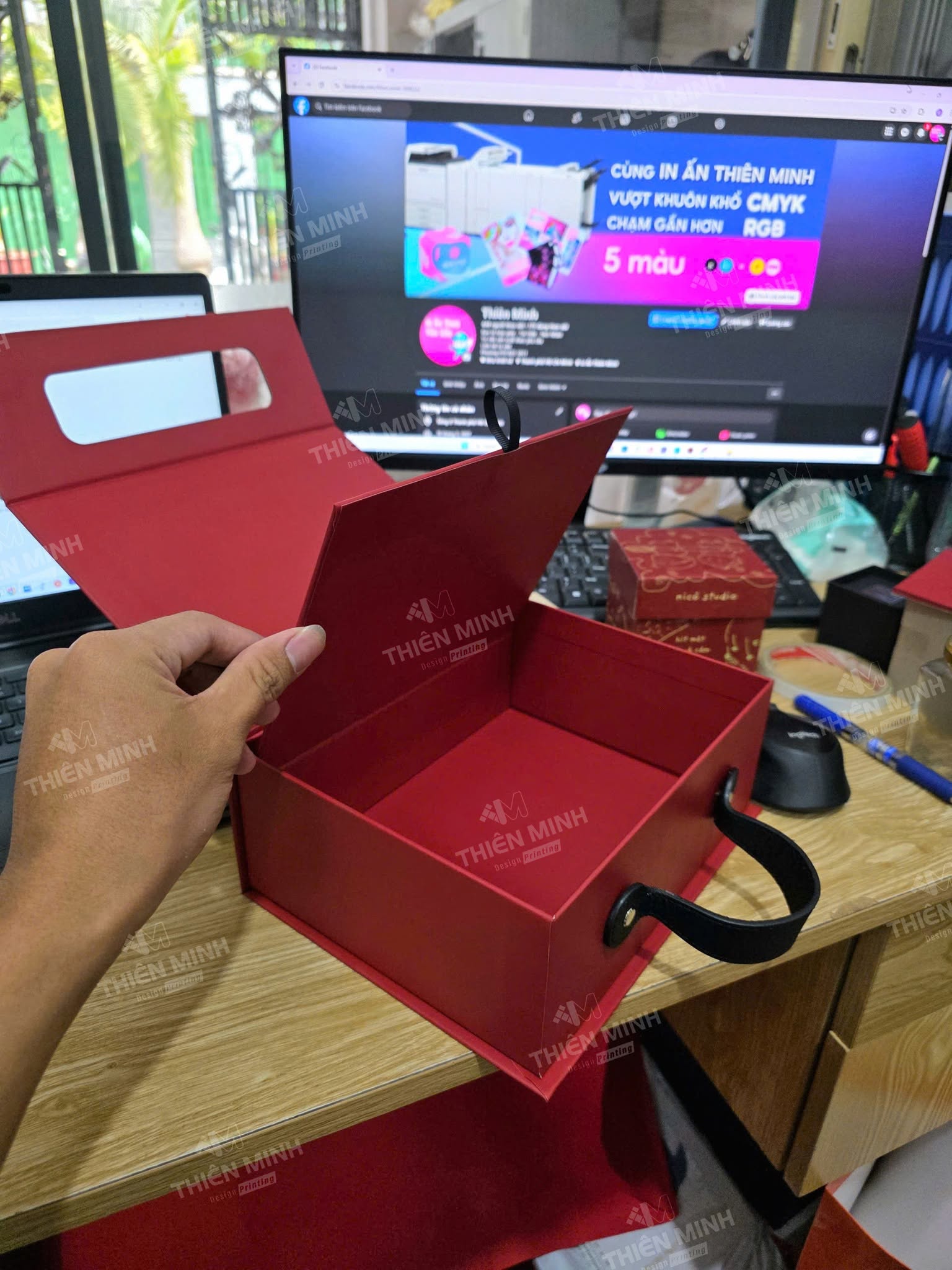 sản xuất hộp giấy theo yêu cầu